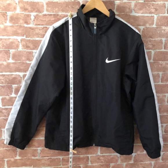 Midweight Nike jacket - Picture 8 of 13